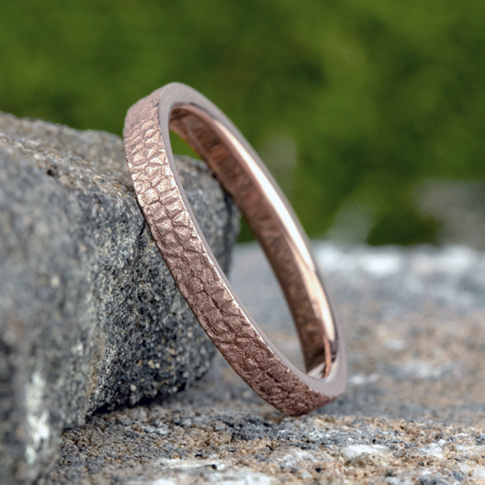 THE ALESSA 2.5mm 14K Rose Benchmark men's wedding band