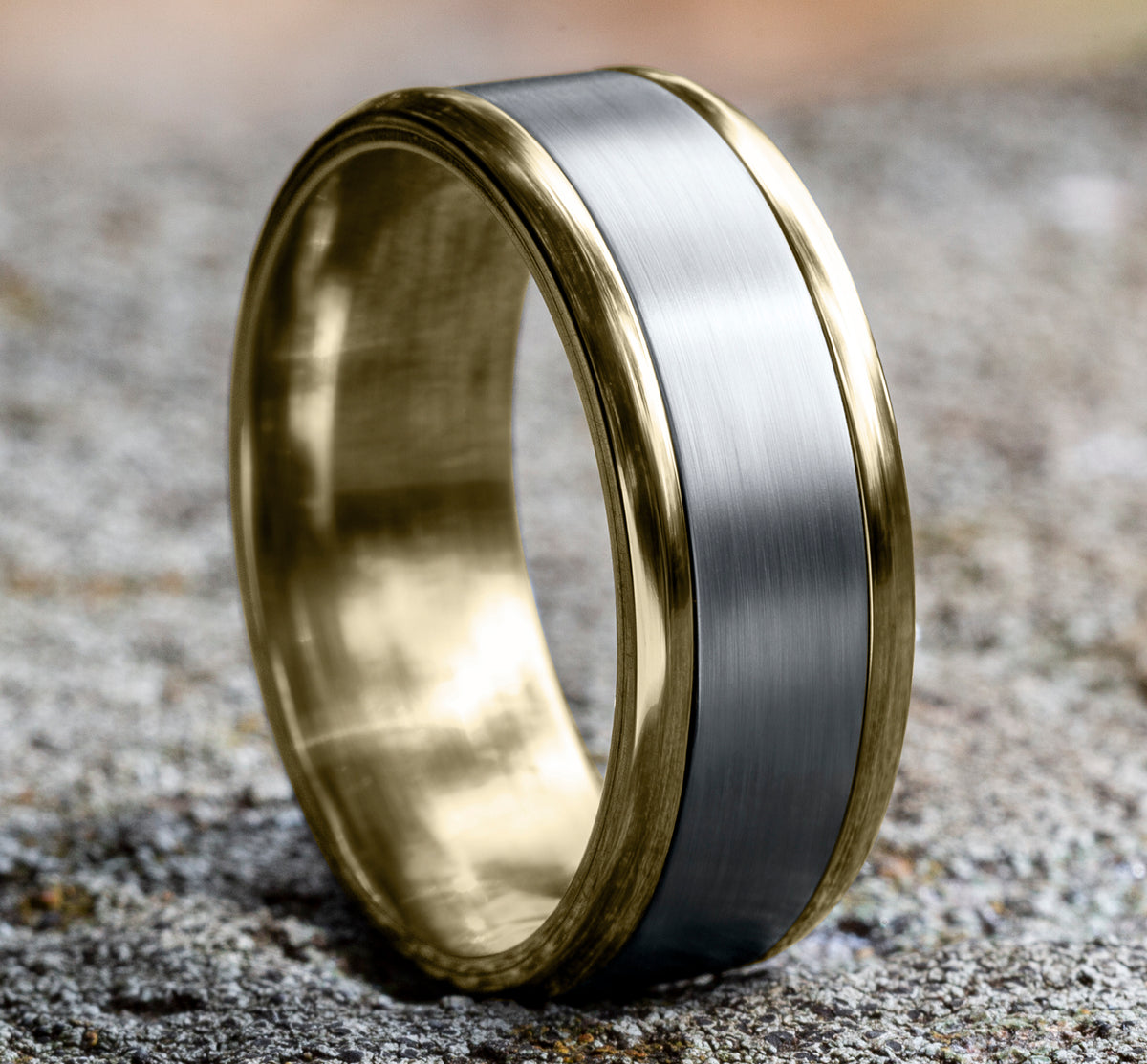 THE DUKE 8mm 14K Yellow/White Benchmark men's wedding band