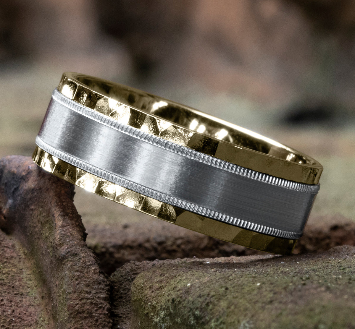 THE DENVER 7mm 14K Yellow/White Benchmark men's wedding band