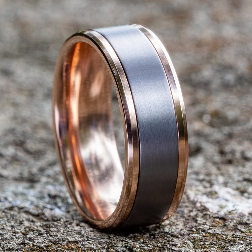 THE DUKE 7mm 14K Rose/Tantalum Grey Benchmark men's wedding band