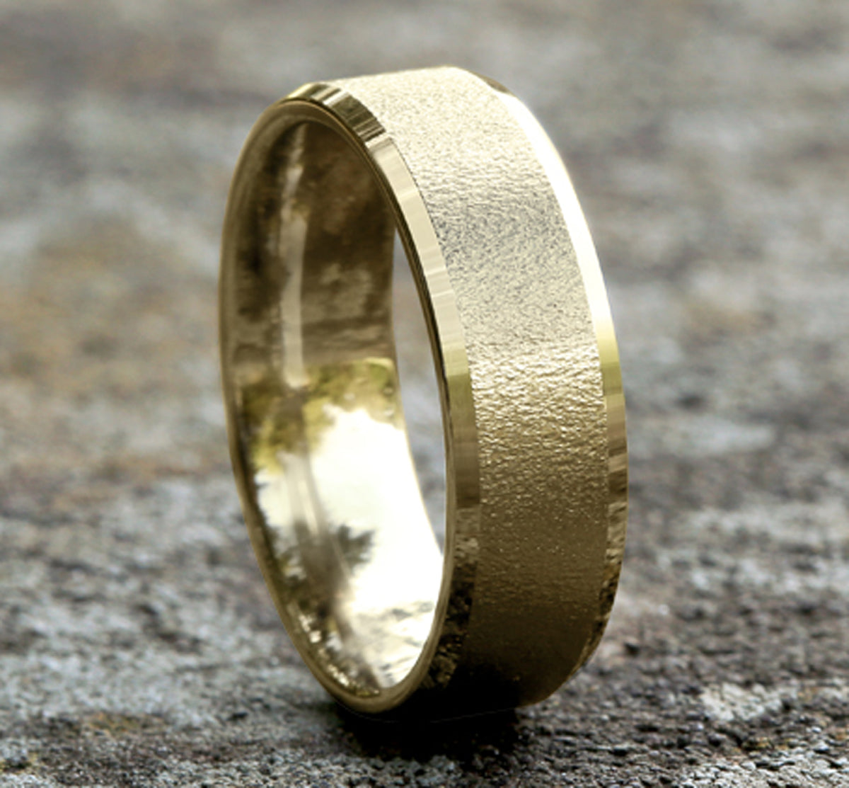 THE MAJOR 7mm 14K Yellow Benchmark men's wedding band