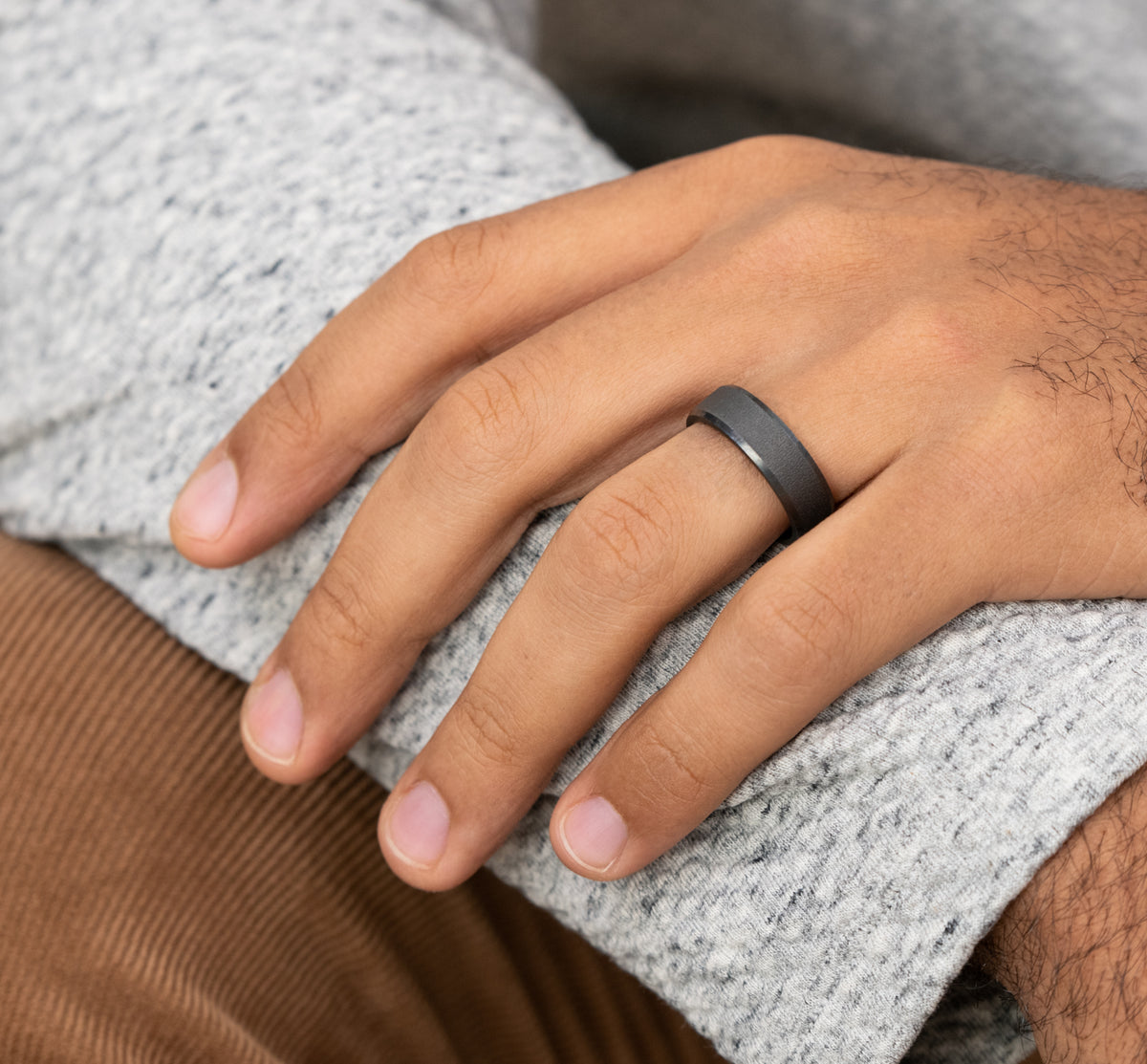 THE MAJOR 7mm Tantalum Dark Benchmark men's wedding band