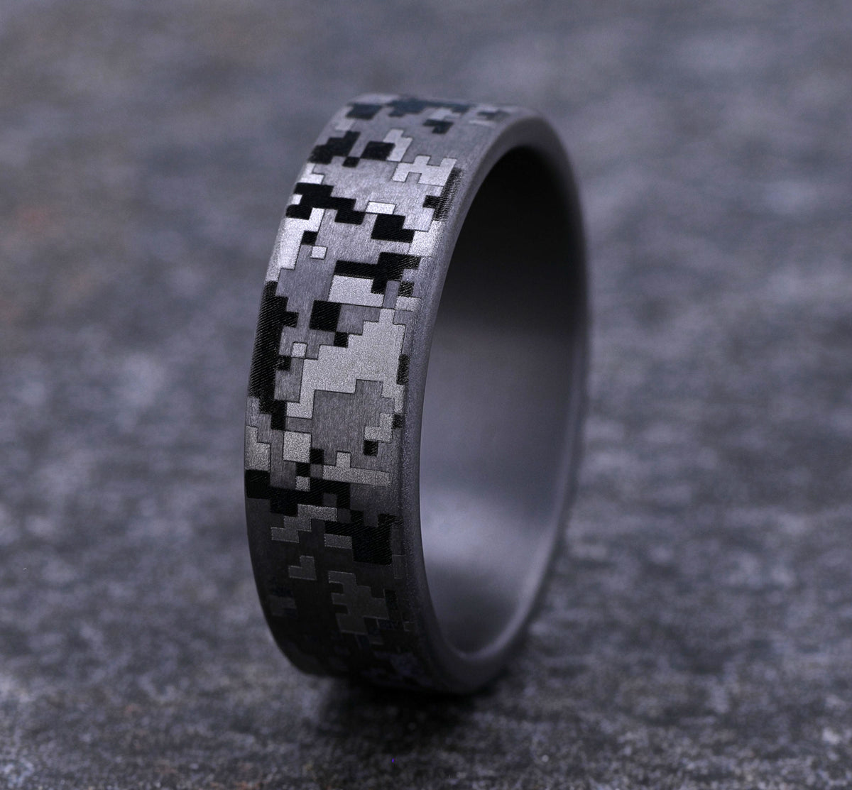 THE DIGITAL CAMO 7mm Tantalum Grey Benchmark men's wedding band