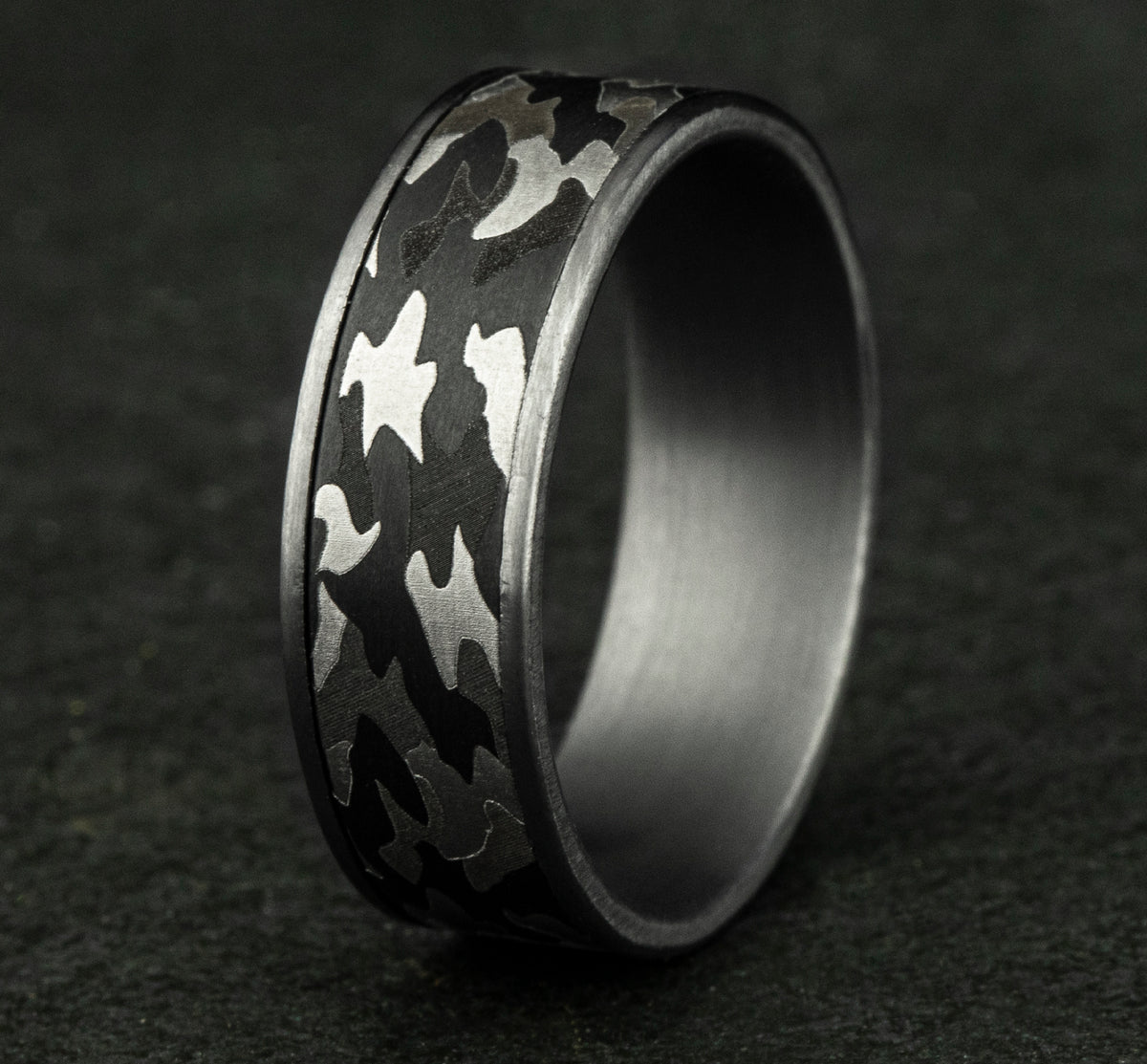 THE REBEL 7.5mm Tantalum Grey/Dark Benchmark men's wedding band