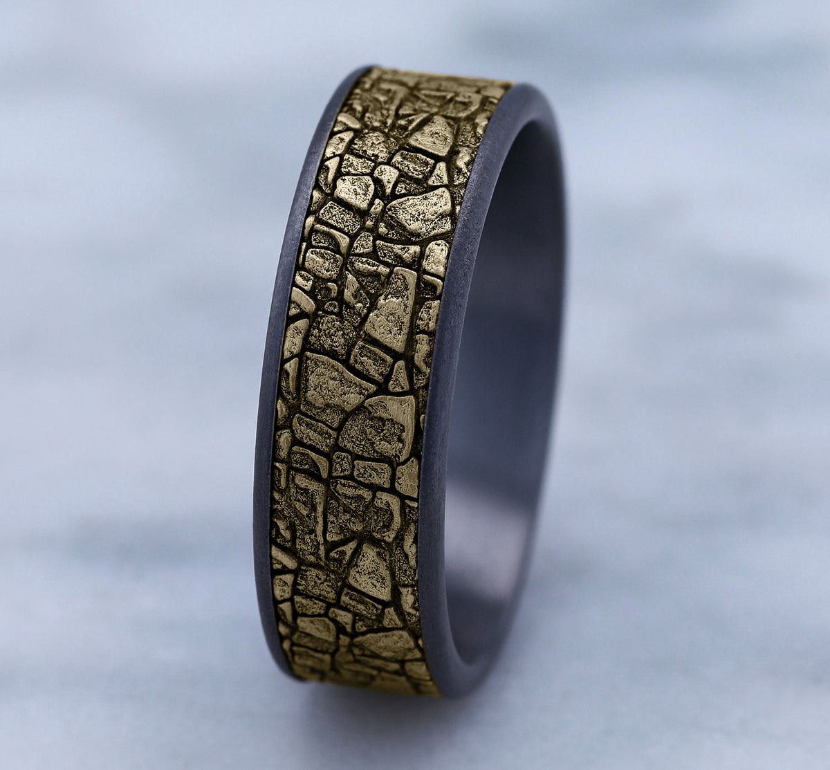 THE FLAGSTONE 7.5mm Tantalum Grey/14K Yellow Benchmark men's wedding band