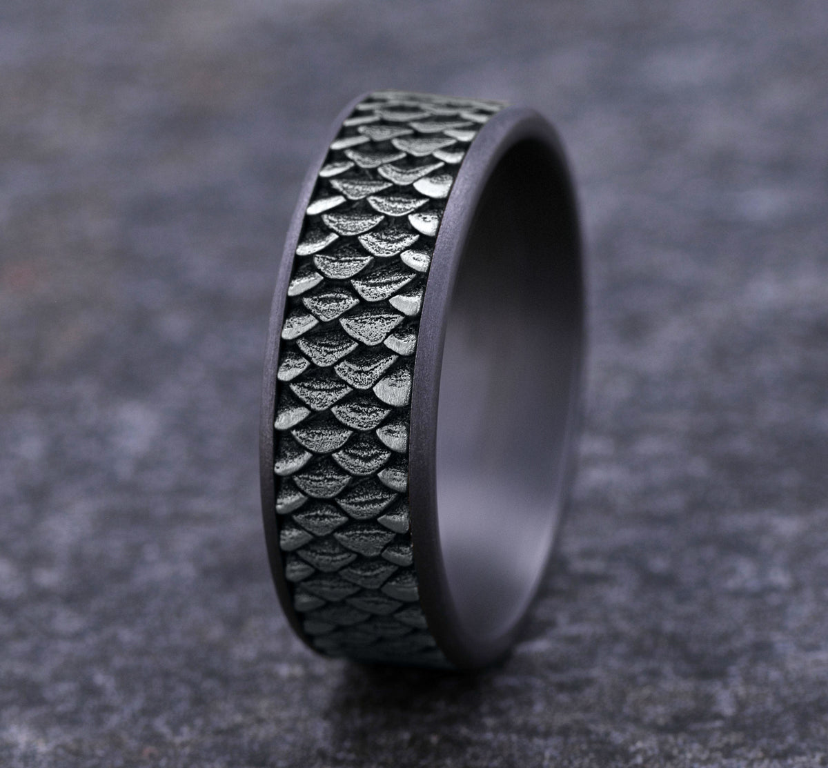 THE ANGLER 7.5mm Tantalum Grey/14K White Benchmark men's wedding band