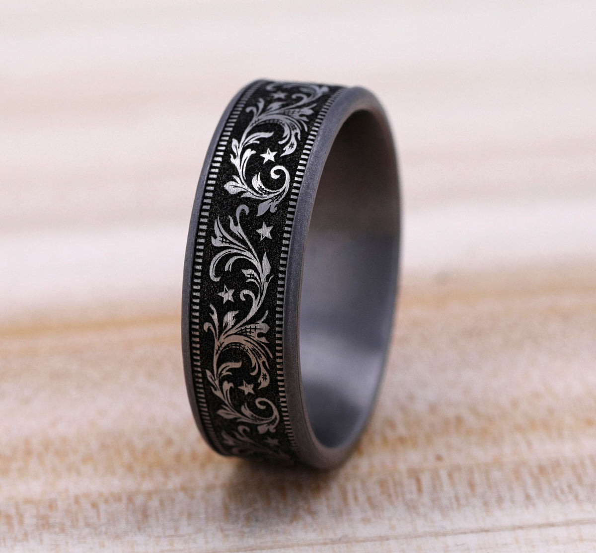 THE SPUR 7.5mm Tantalum Grey/Grey-Black Titanium Benchmark men's wedding band