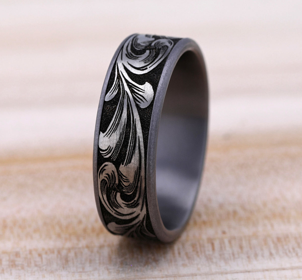 THE BARREL SCRIPT 7.5mm Tantalum Grey/Grey-Black Titanium Benchmark men's wedding band