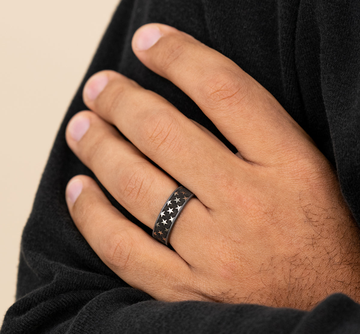 THE ANTHEM 7.5mm Tantalum Grey/Grey-Black Titanium Benchmark men's wedding band