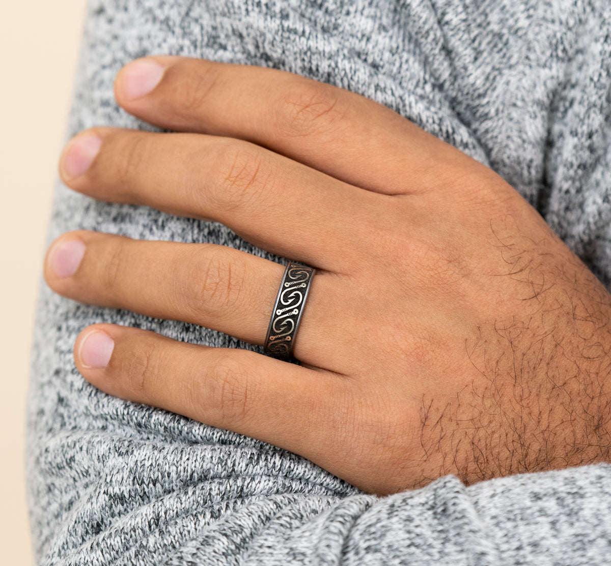 THE HOOK 7.5mm Tantalum Grey/Grey-Black Titanium Benchmark men's wedding band