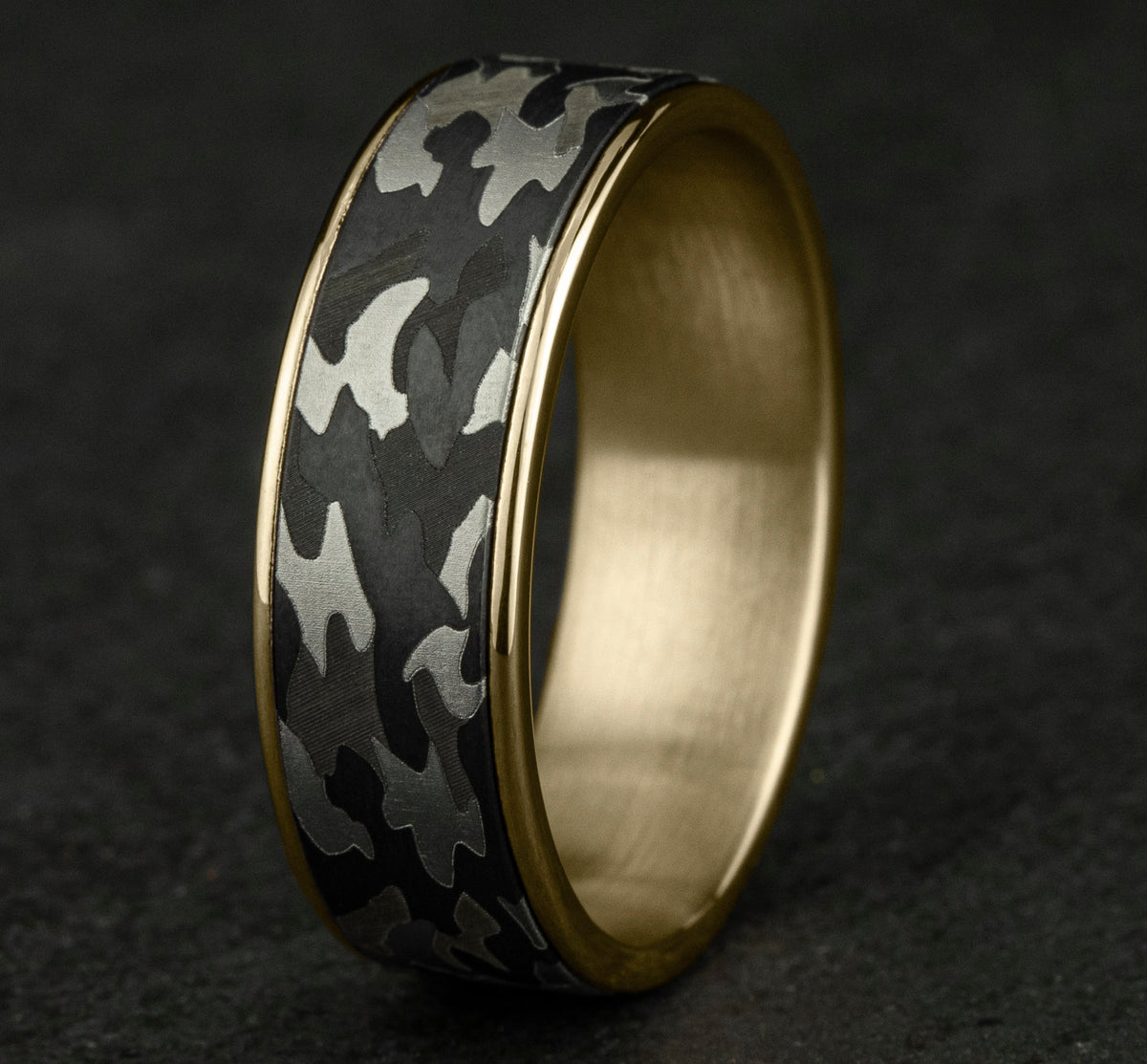 THE REBEL 7.5mm 14K Yellow/Tantalum Grey Benchmark men's wedding band