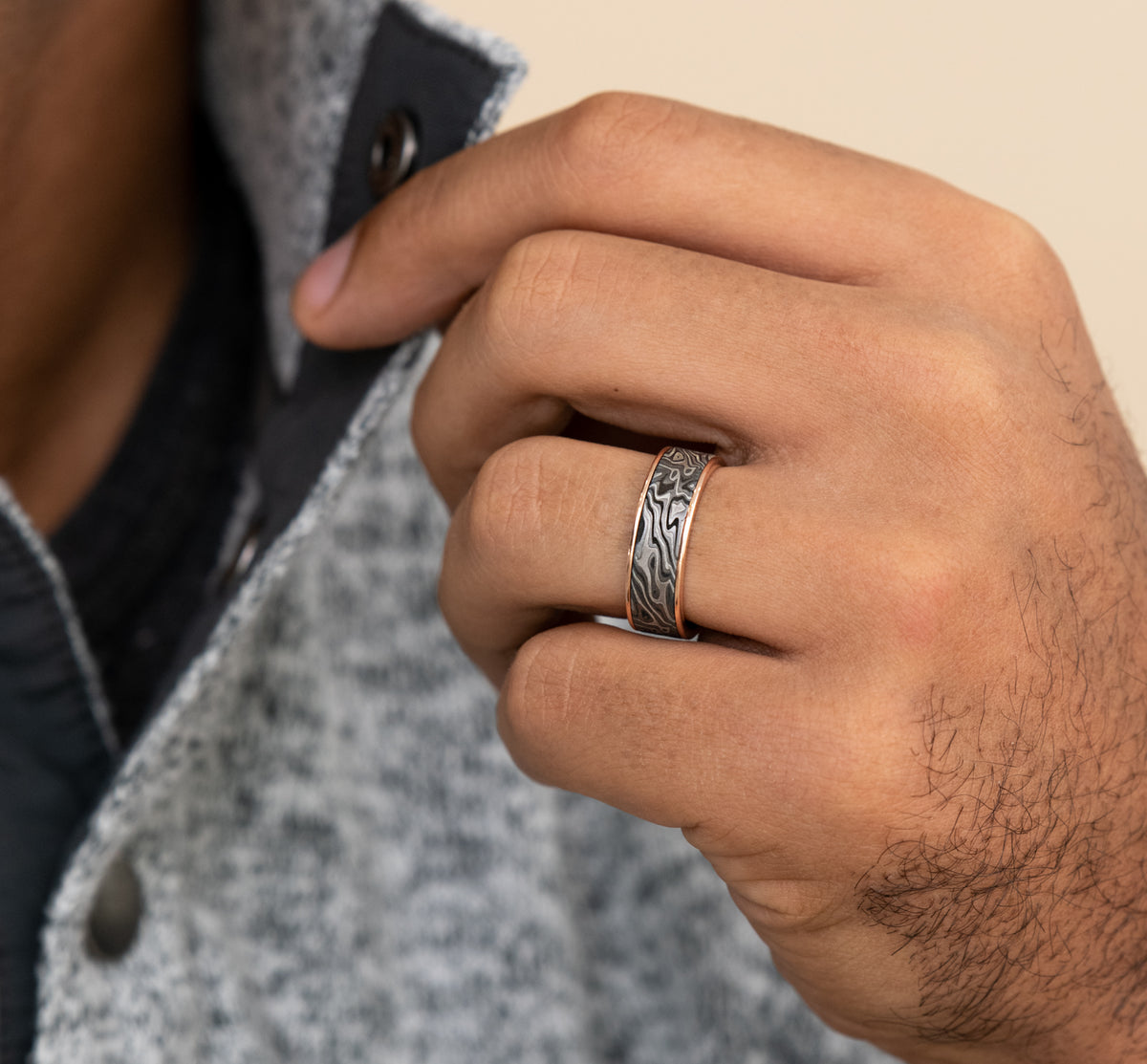 THE SWITCH 7.5mm 14K Rose/Tantalum Grey Benchmark men's wedding band