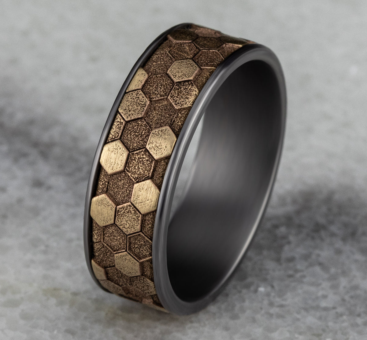 THE KEEPER 7.5mm Tantalum Grey/14K Yellow Benchmark men's wedding band