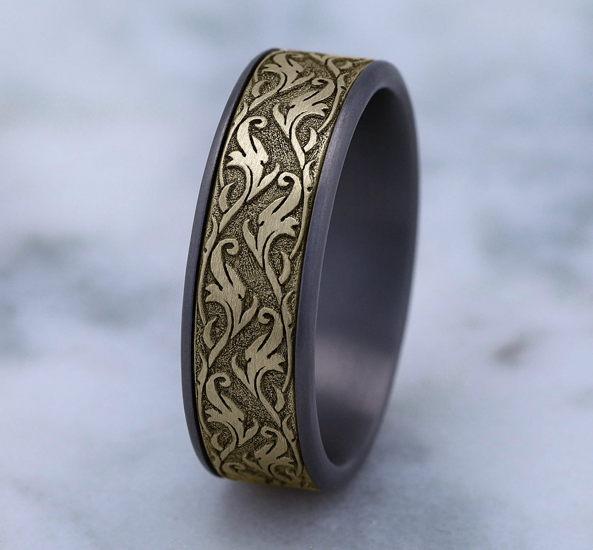 THE IVY 7.5mm Tantalum Grey/14K Yellow Benchmark men's wedding band