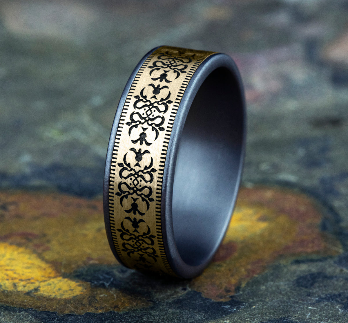 THE CORTONA 7.5mm Tantalum Grey/14K Yellow Benchmark men's wedding band