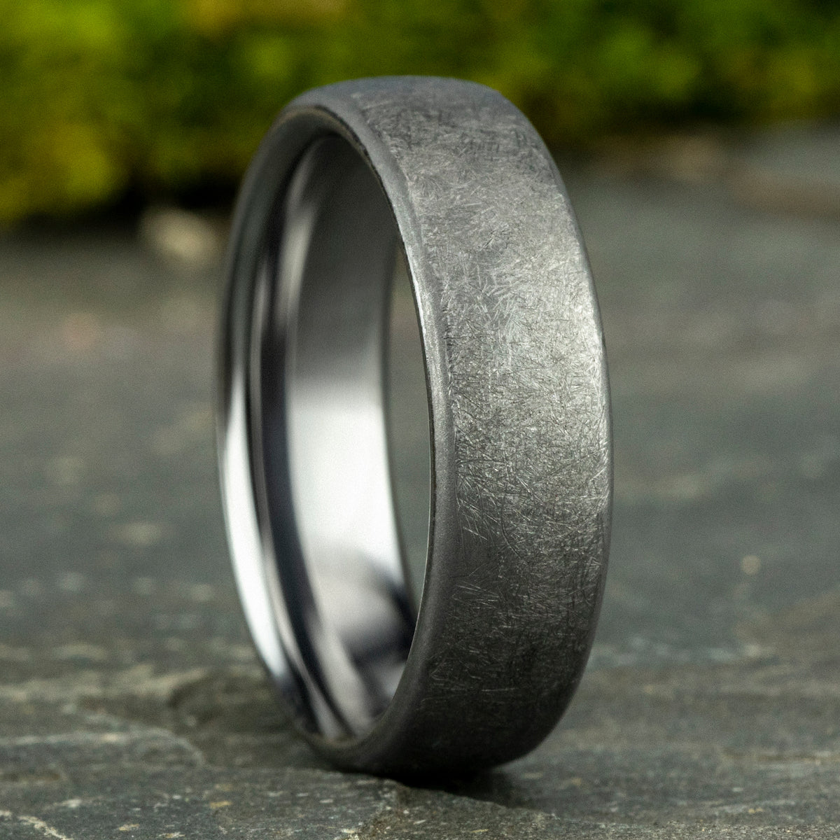 THE AURORA 6.5mm Tantalum Grey Benchmark men's wedding band