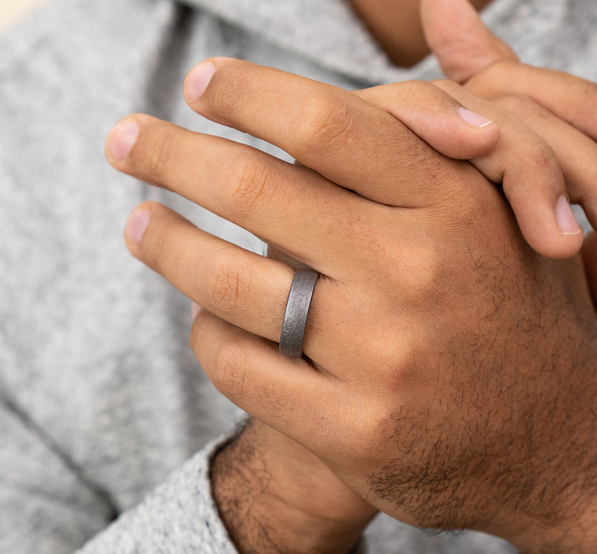 THE AURORA 6.5mm Tantalum Grey Benchmark men's wedding band