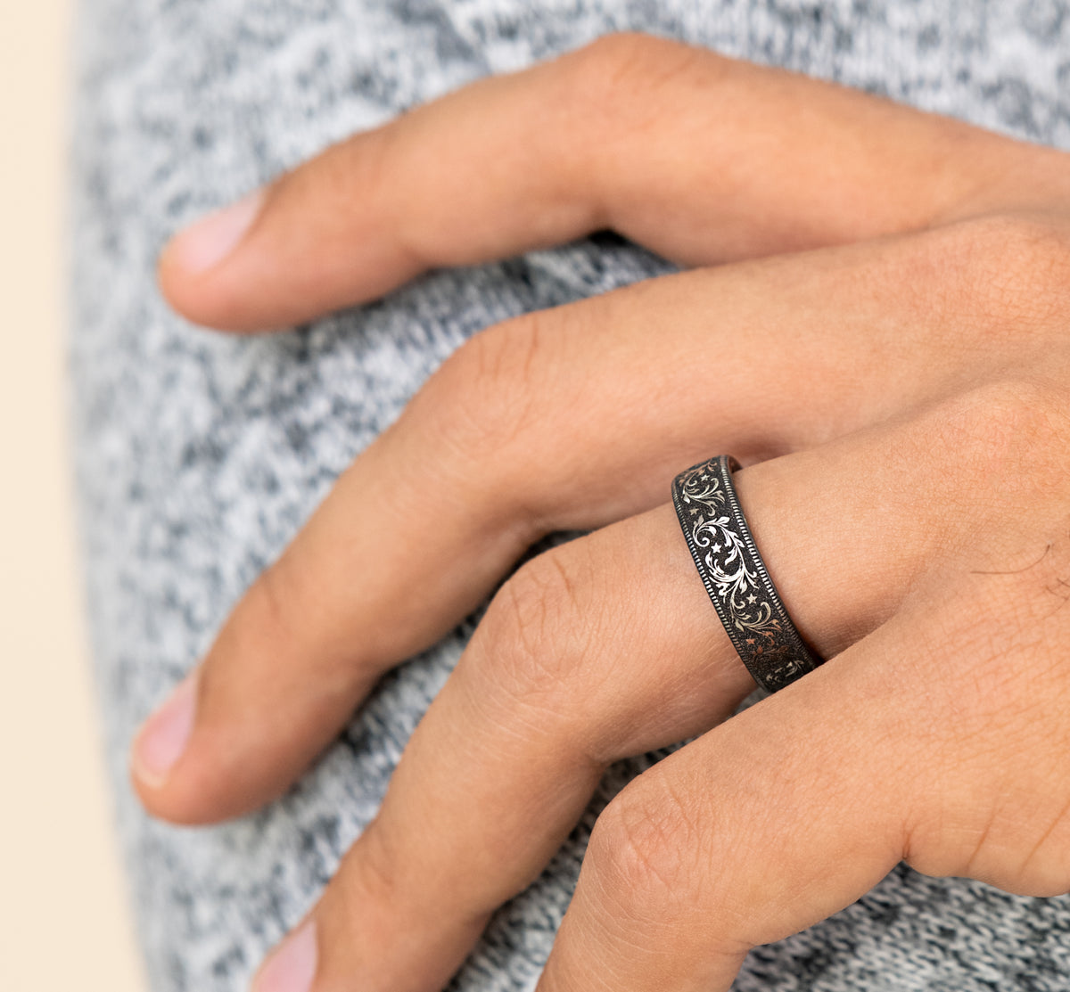 THE SPUR 6.5mm Grey/Black Titanium Benchmark men's wedding band