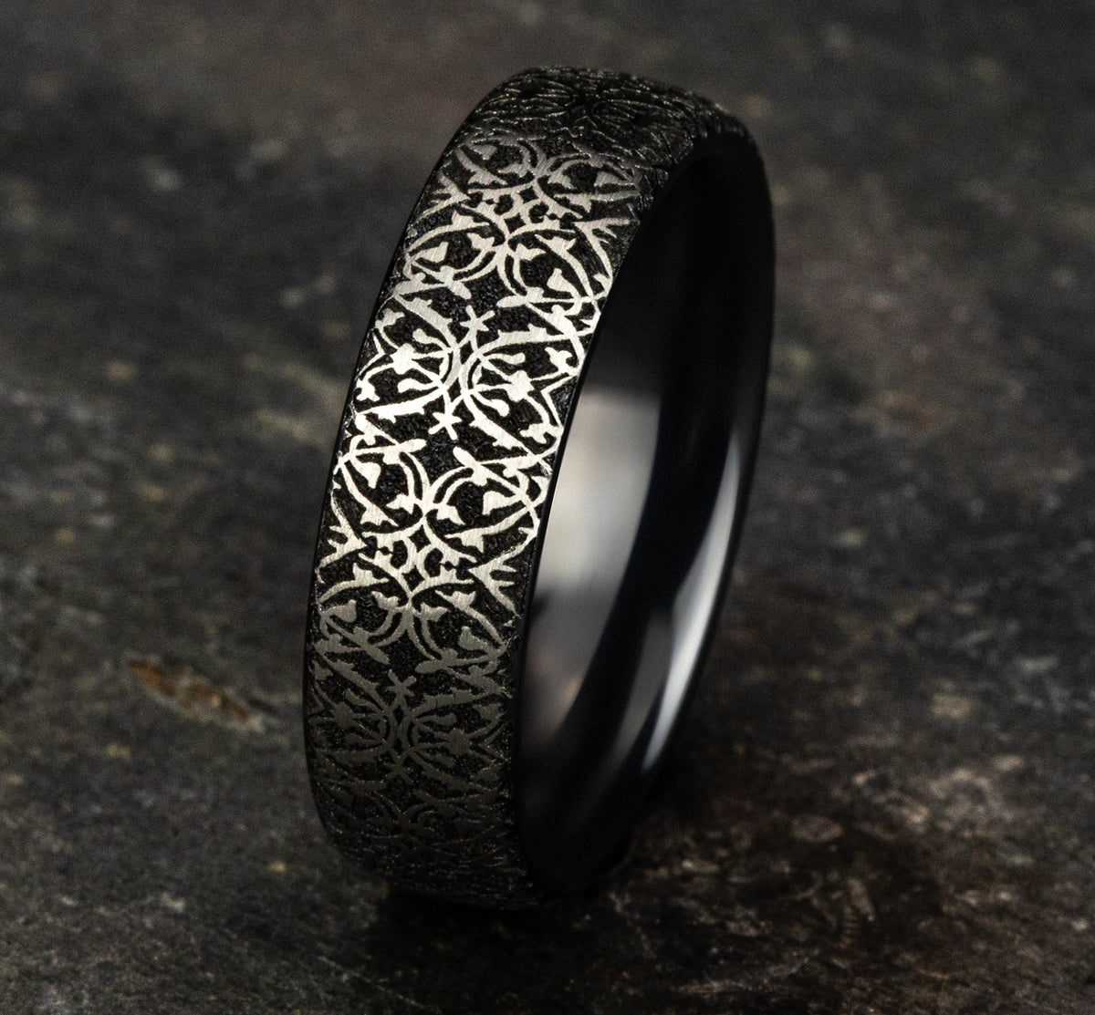 THE SULTAN 6.5mm Grey/Black Titanium Benchmark men's wedding band