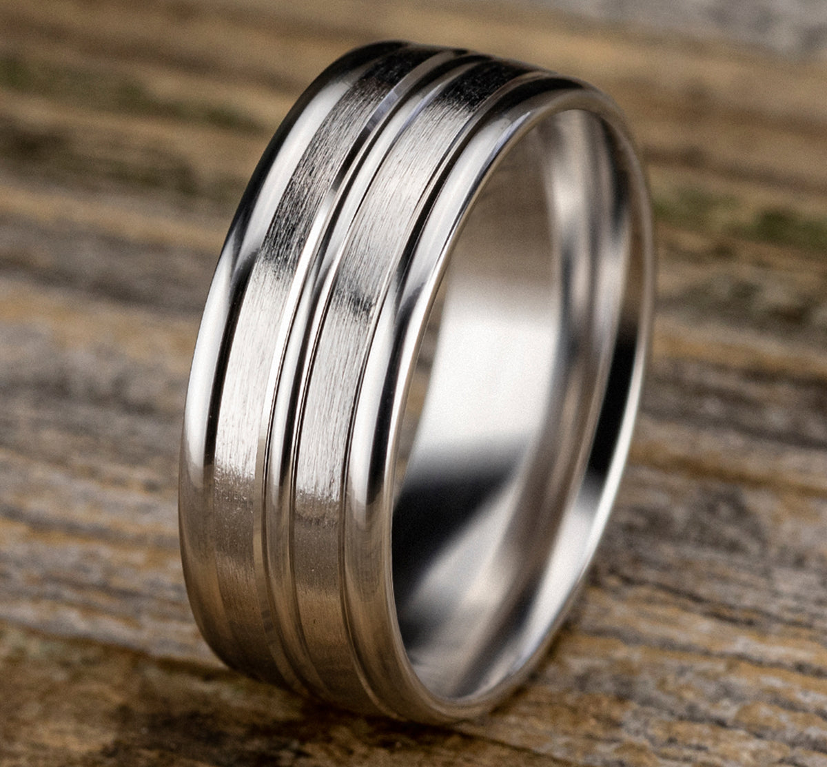 THE ECHO 8mm 14K White Benchmark men's wedding band