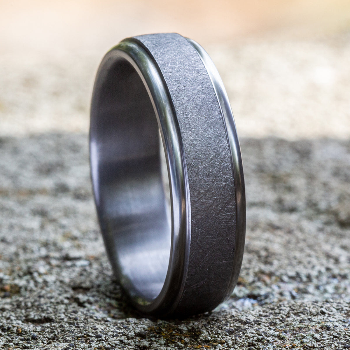 THE EZRA 6.5mm Tantalum Grey Benchmark men's wedding band