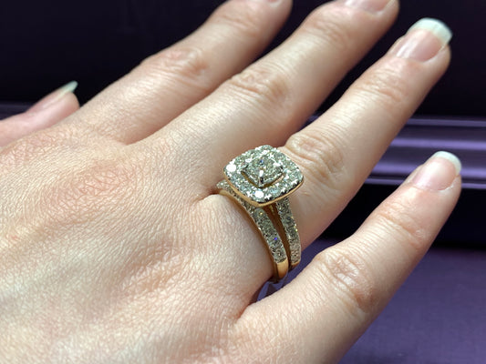 14kt Yellow Gold 2ctw round diamond with 1 halo in a Cushion shape with a round shape