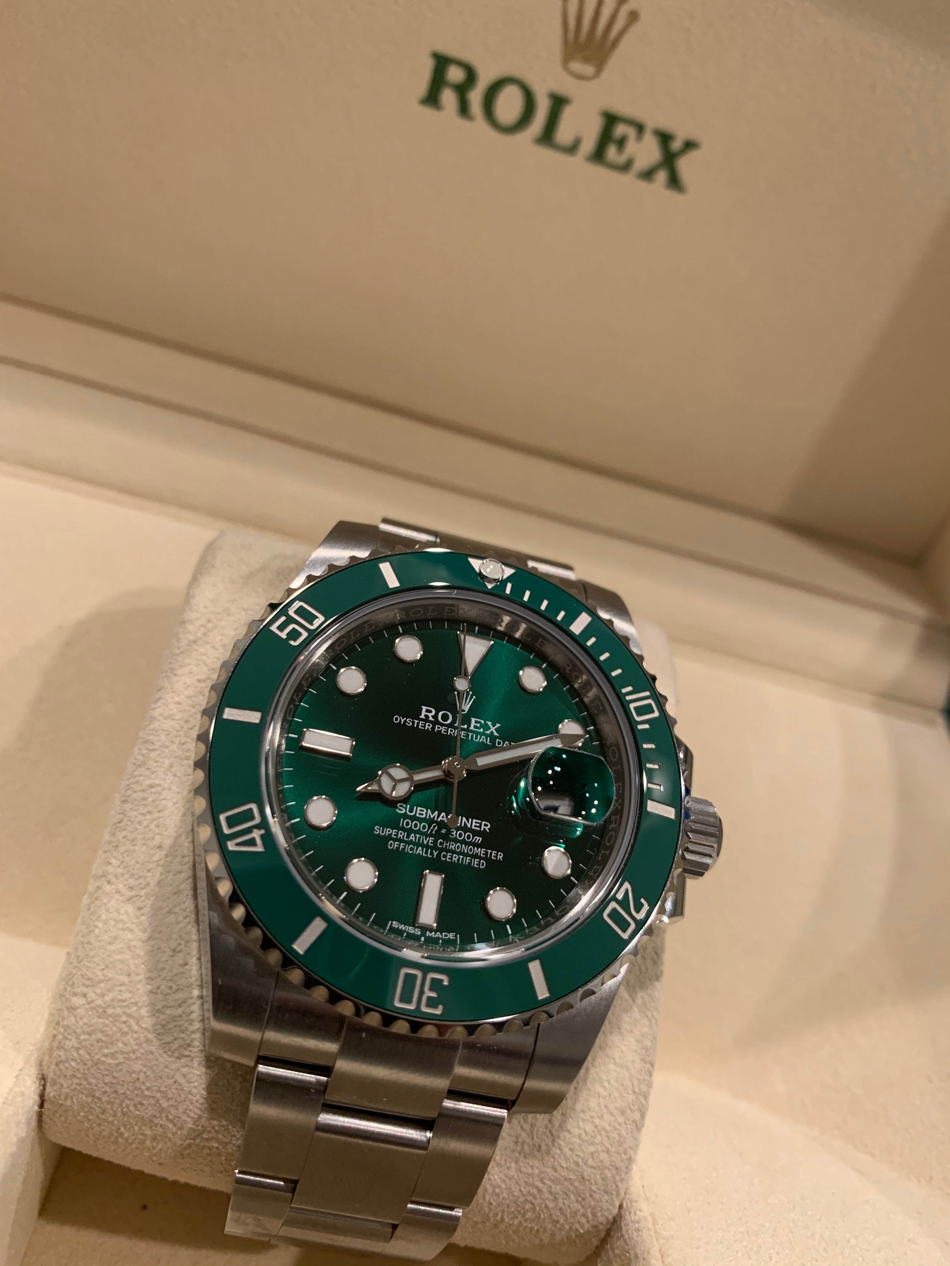 Rolex submariner green dial hotsell steel mens watch 116610lv