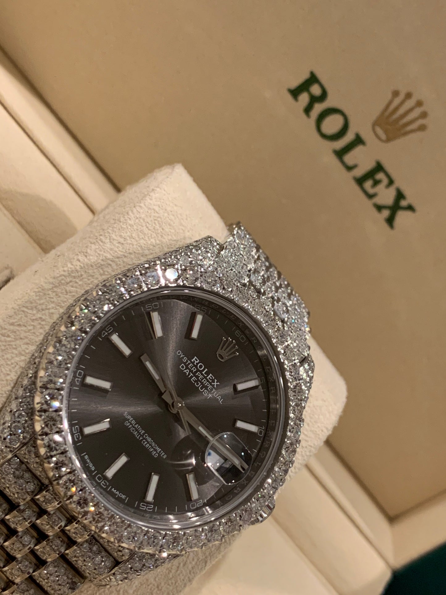 Rolex 126300 41mm Datejust  Honeycomb setting Jubilee 14 carats