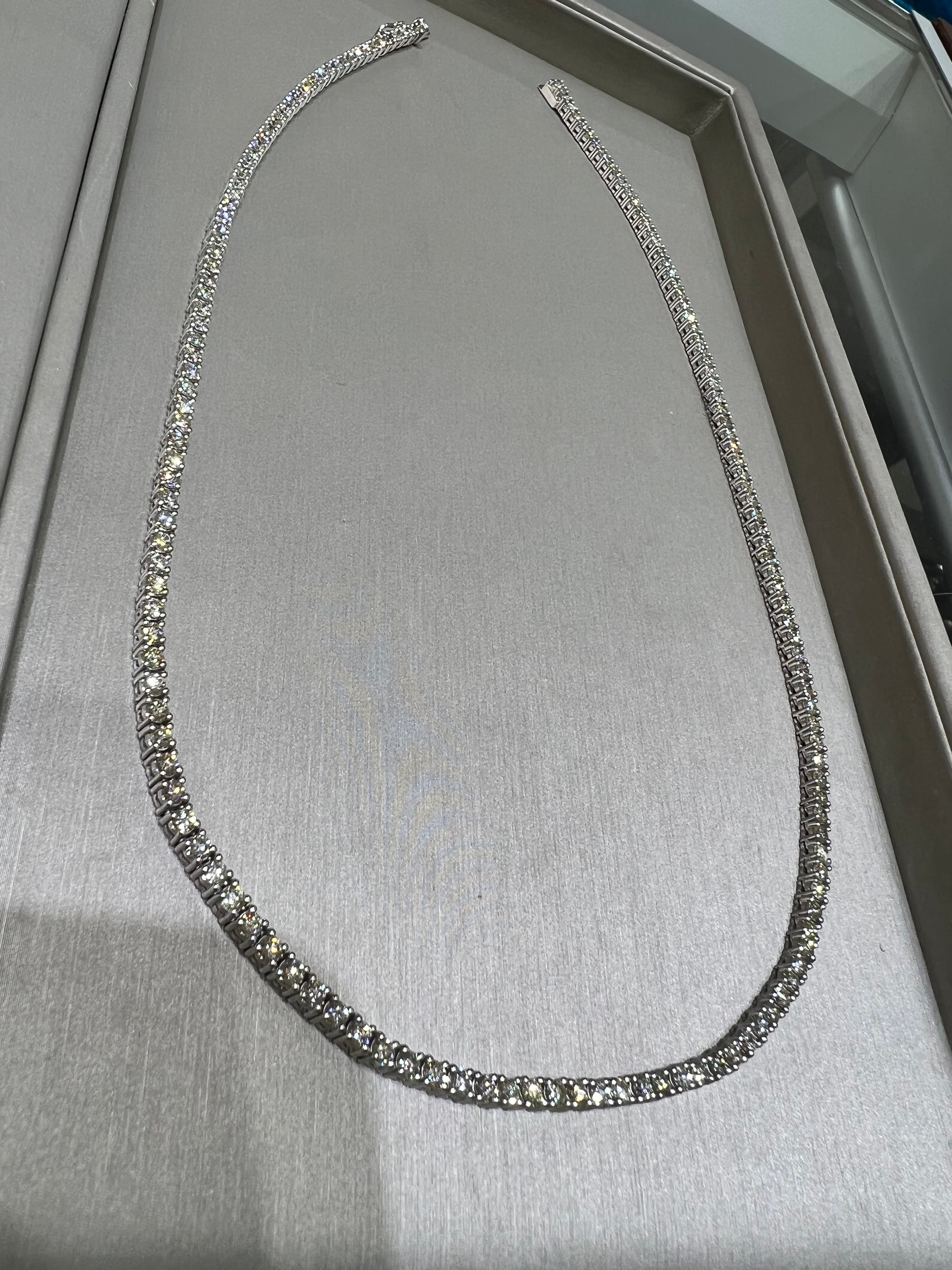 18 inch store diamond tennis chain