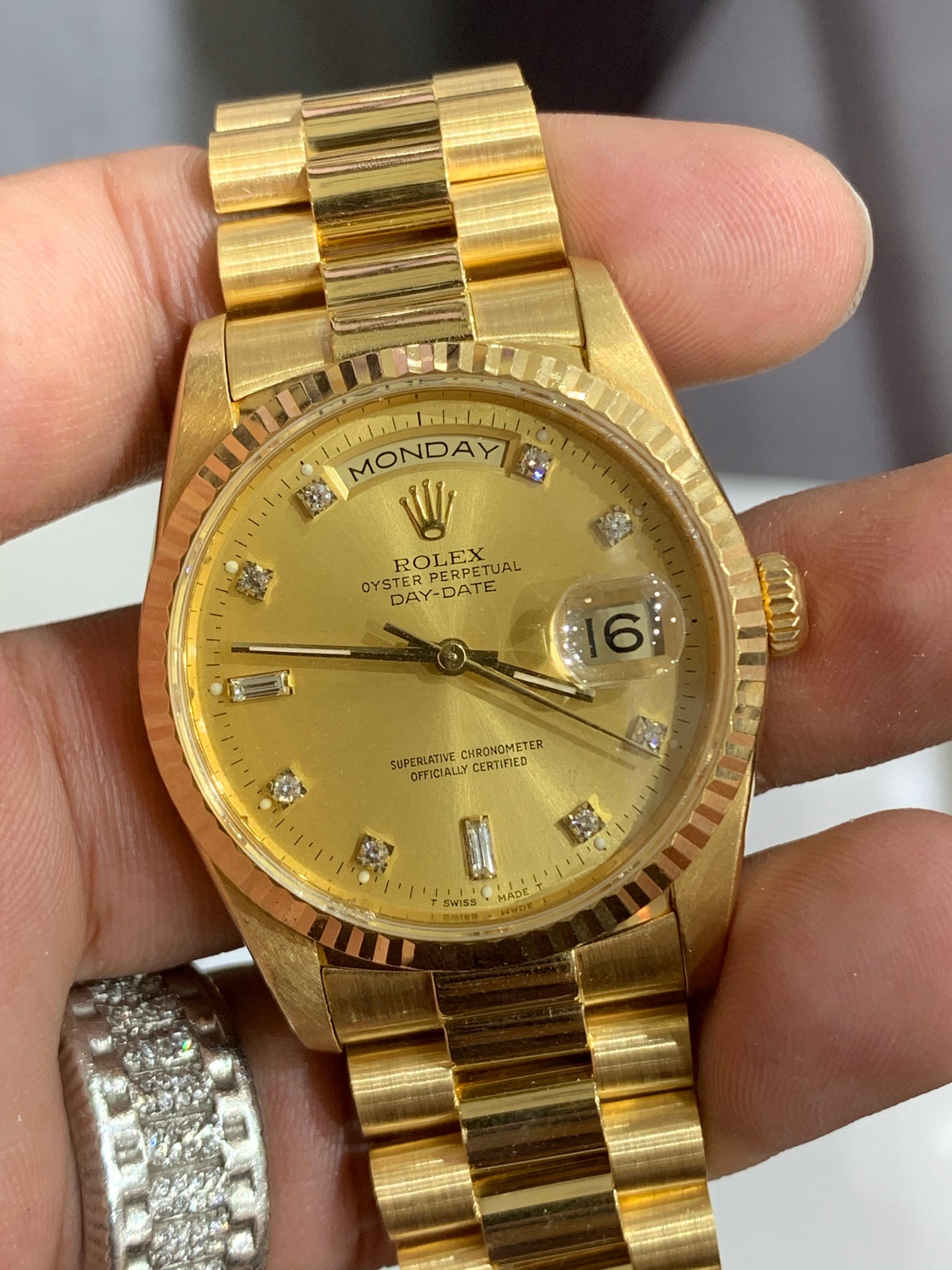 Rolex President Day Date 18238 18k Yellow Gold Gold Diamond Dial