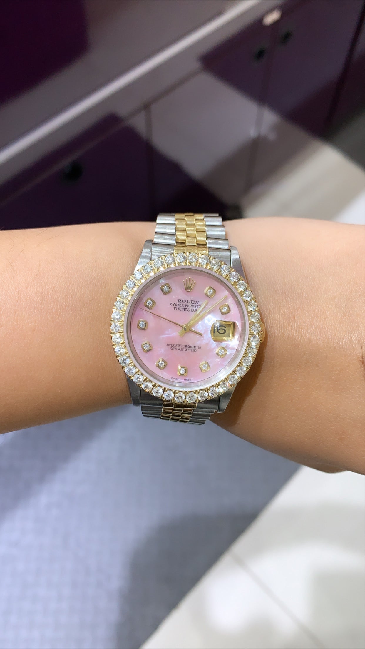 Rolex pink best sale face diamond bezel