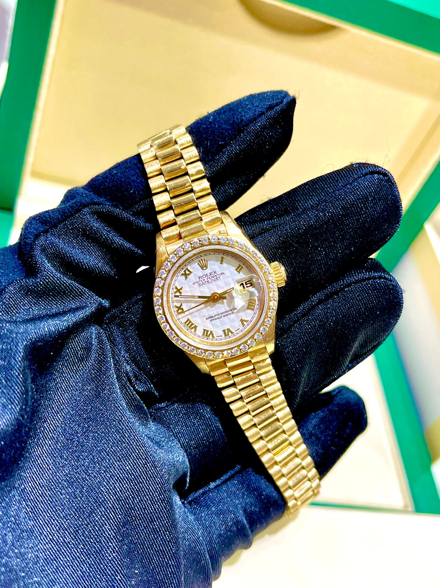 Rolex 69178 Ladies President 18k size 26mm Diamond Bezel Diamond dial