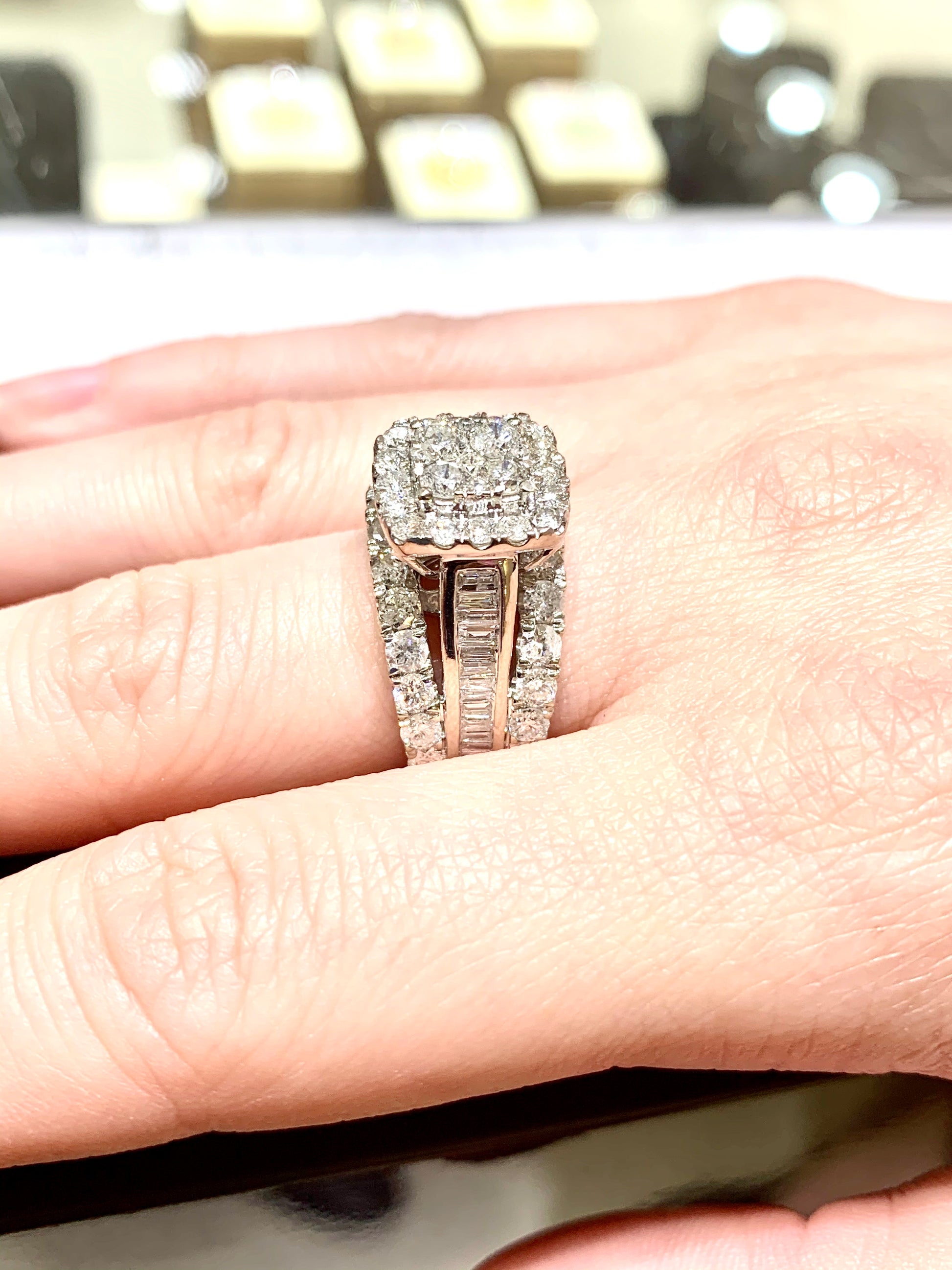 Voorspellen etiquette zuurgraad Elegant 14 White Gold 3 Carat Engagement Ring – Monica Jewelers